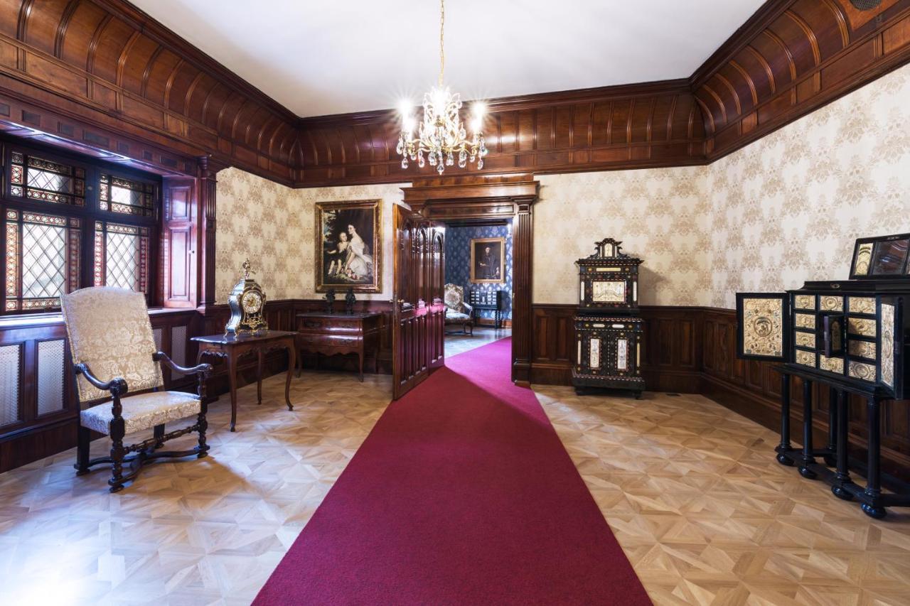 Palace Art Hotel بيزينوك المظهر الخارجي الصورة