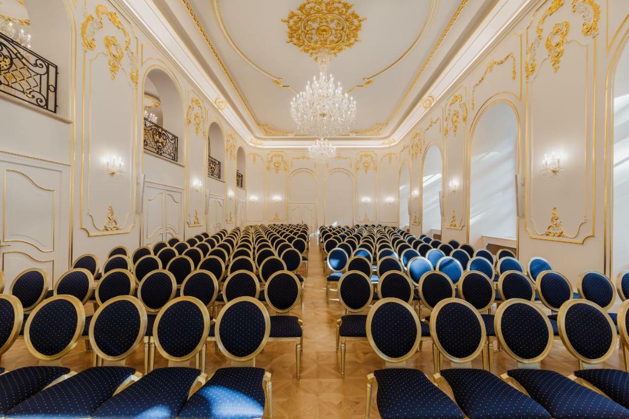 Palace Art Hotel بيزينوك المظهر الخارجي الصورة