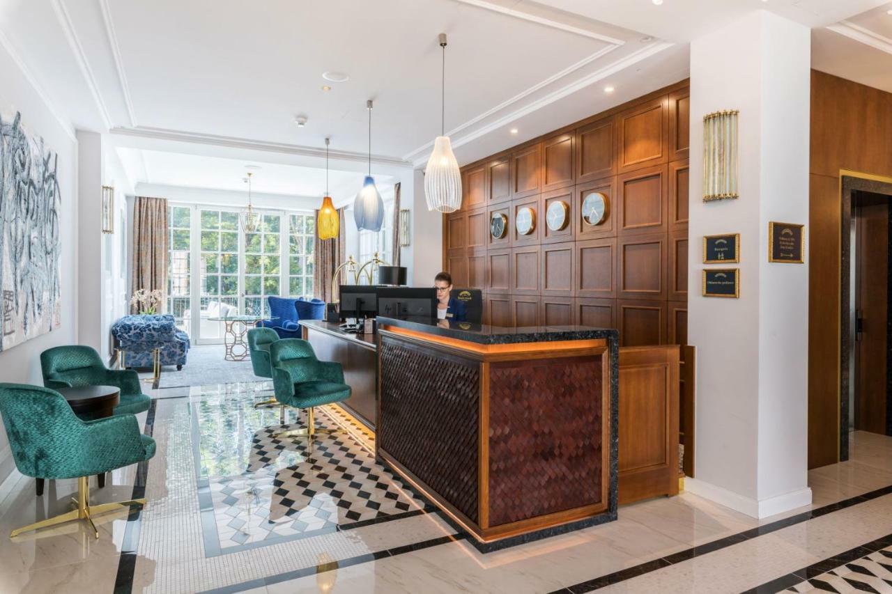 Palace Art Hotel بيزينوك المظهر الخارجي الصورة
