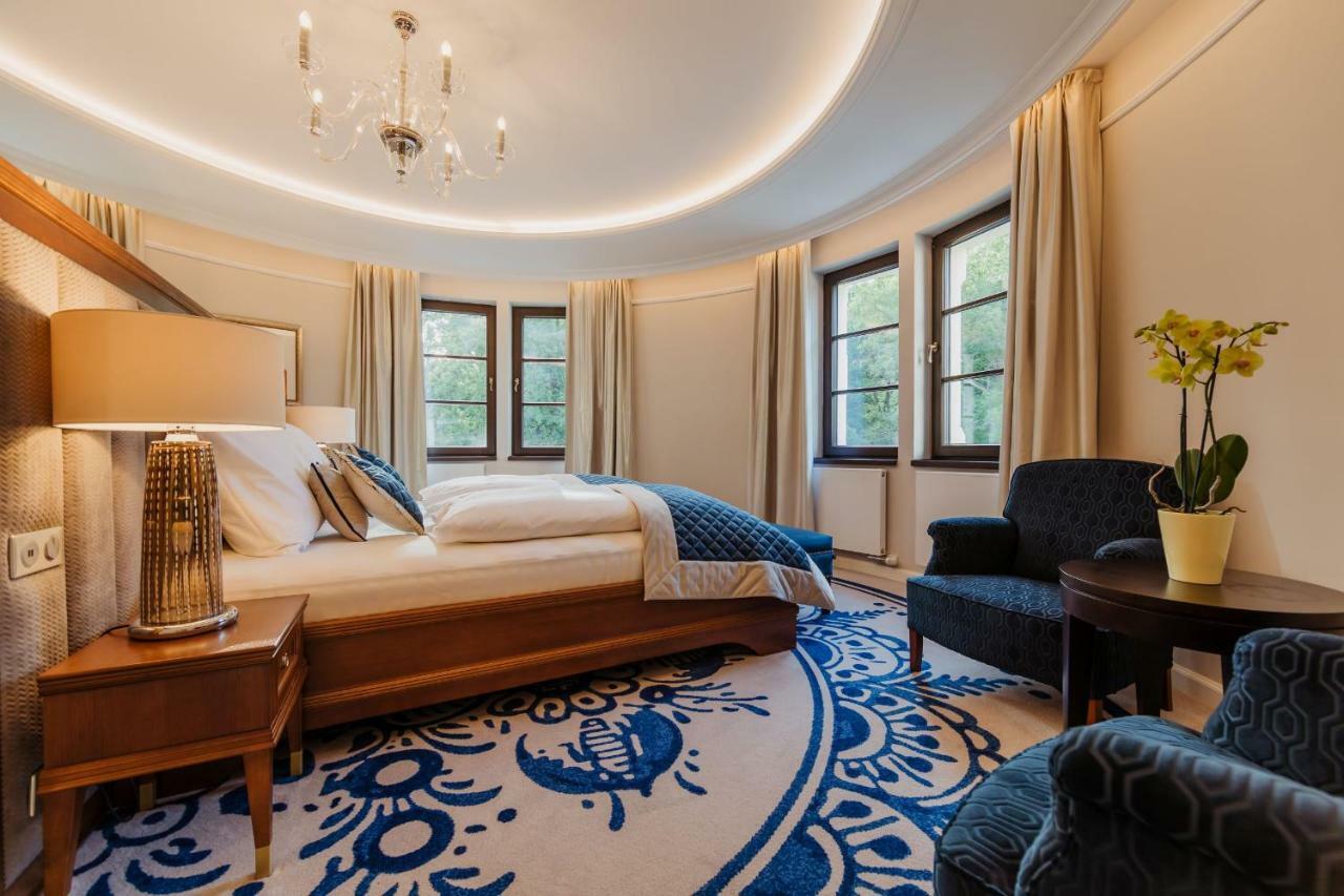 Palace Art Hotel بيزينوك المظهر الخارجي الصورة