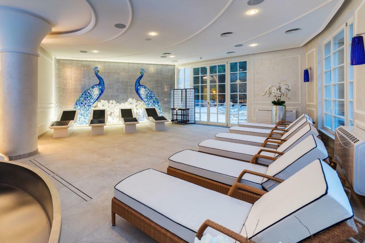 Palace Art Hotel بيزينوك المظهر الخارجي الصورة