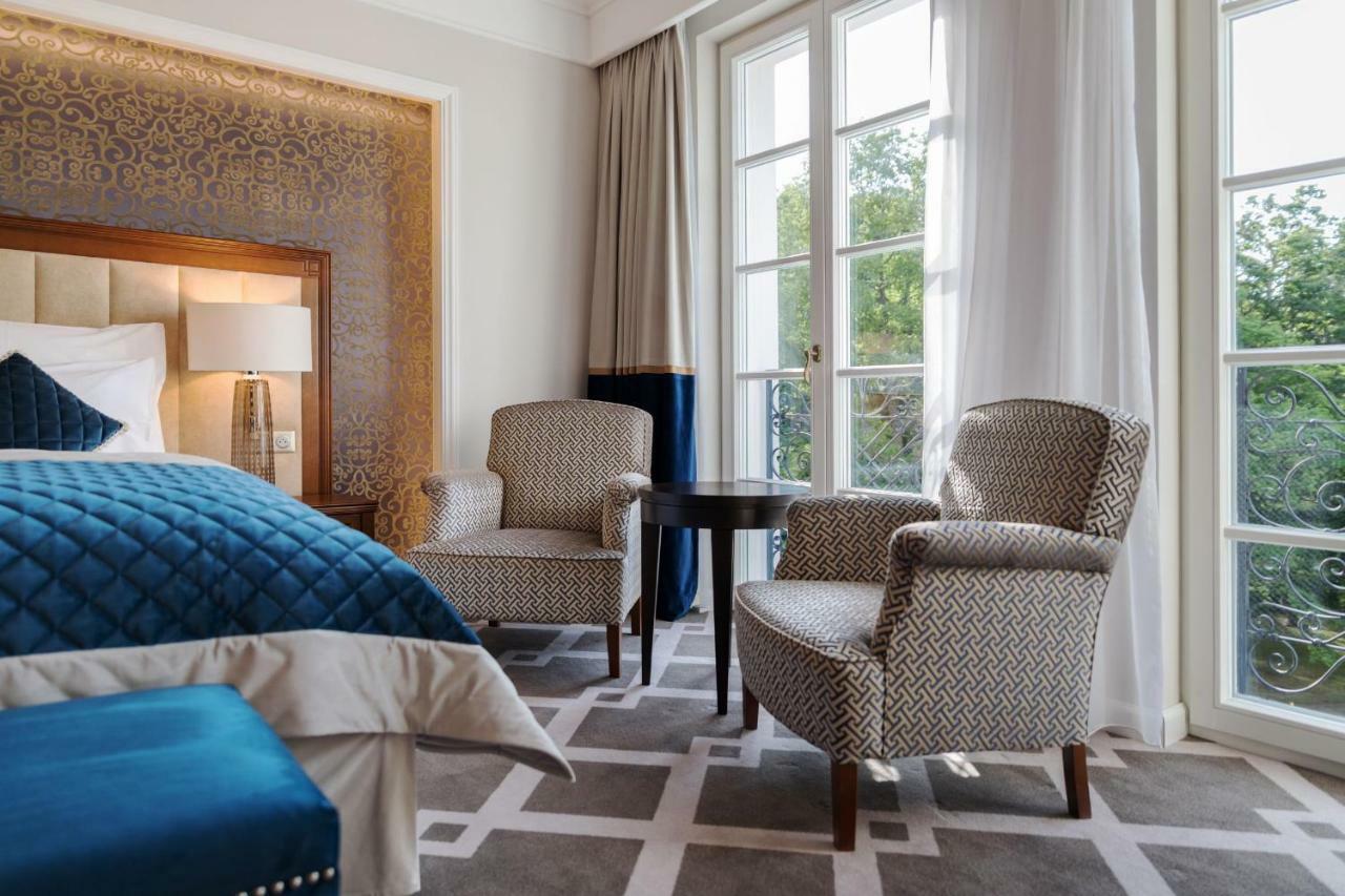 Palace Art Hotel بيزينوك المظهر الخارجي الصورة