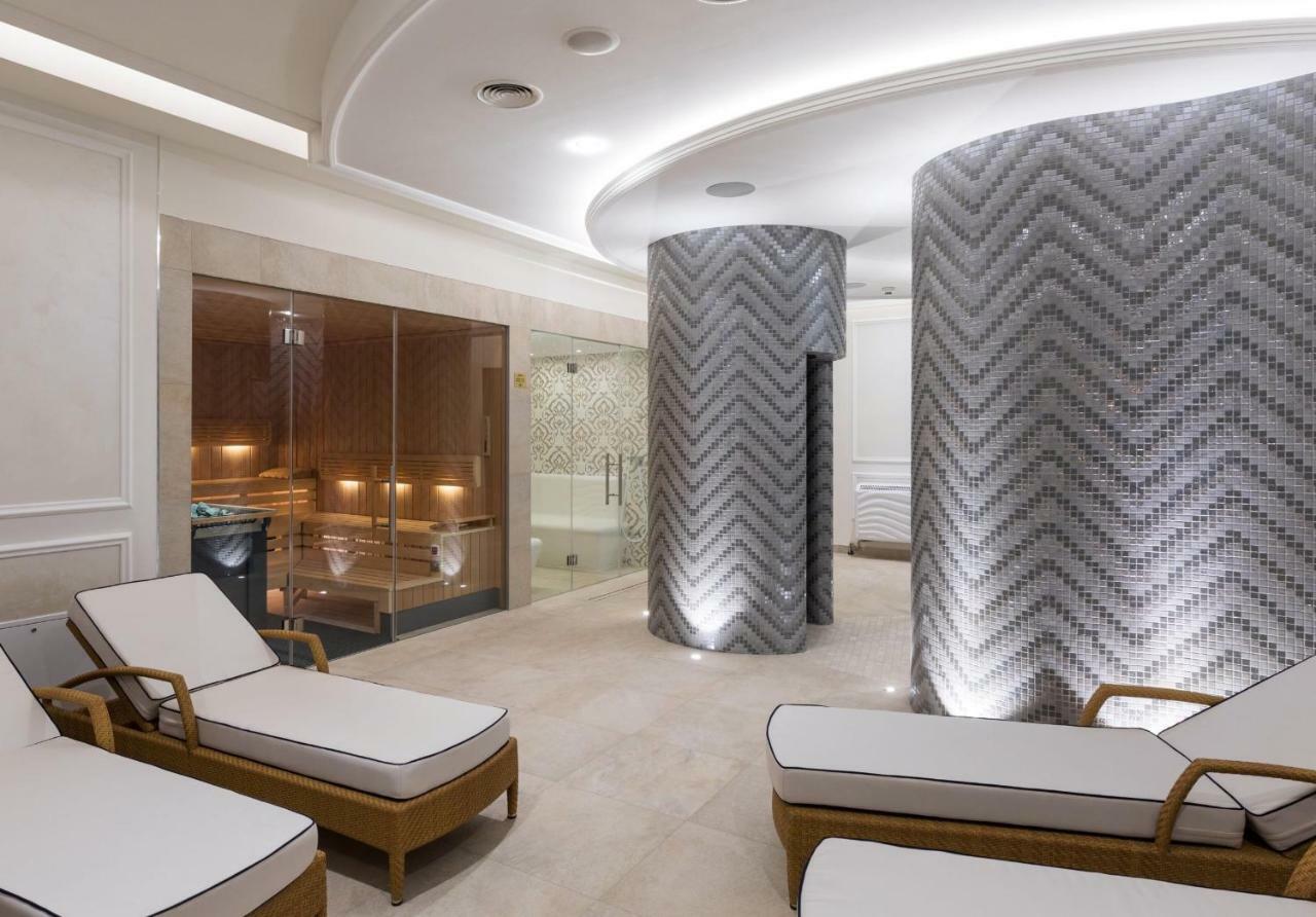 Palace Art Hotel بيزينوك المظهر الخارجي الصورة